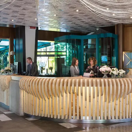 Grand Panoramic Hotel